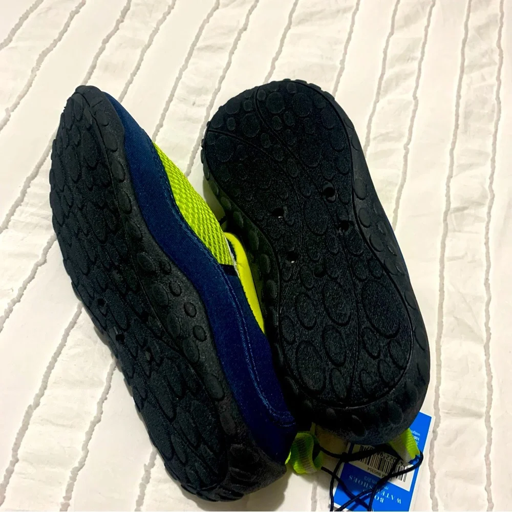 West Loop Boys Water Shoe Size M(2/3)